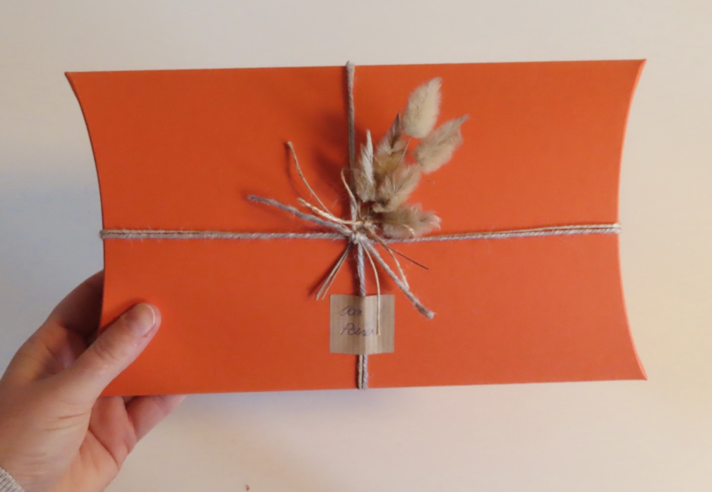 cadeau-aandeel inpakken